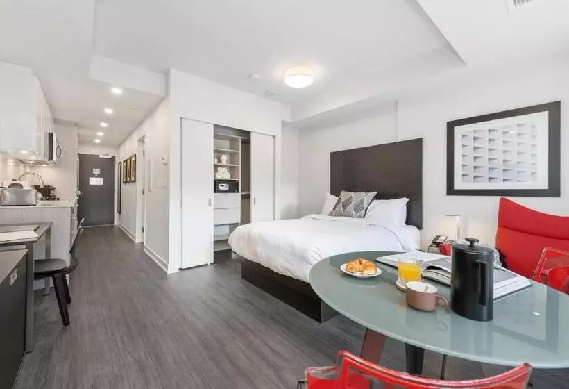 ホテル Restays Ottawa