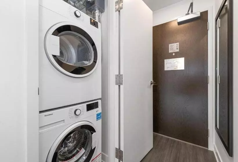 ホテル Restays Ottawa