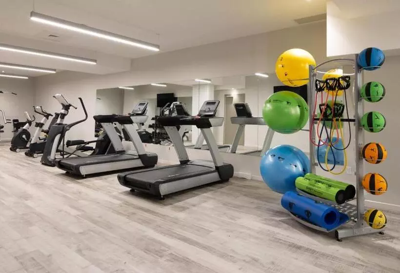 ホテル Restays Ottawa