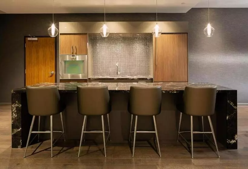 ホテル Restays Ottawa