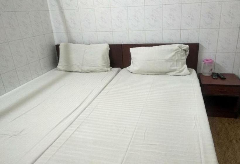 호텔 Spot On 80584 Pudur Lucky Mansion