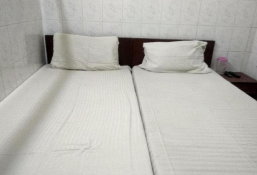 호텔 Spot On 80584 Pudur Lucky Mansion