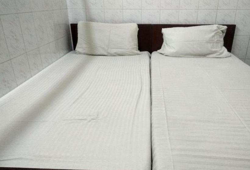 호텔 Spot On 80584 Pudur Lucky Mansion