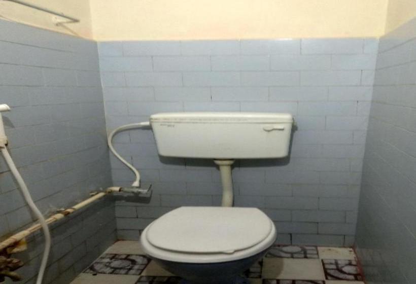 호텔 Spot On 80584 Pudur Lucky Mansion