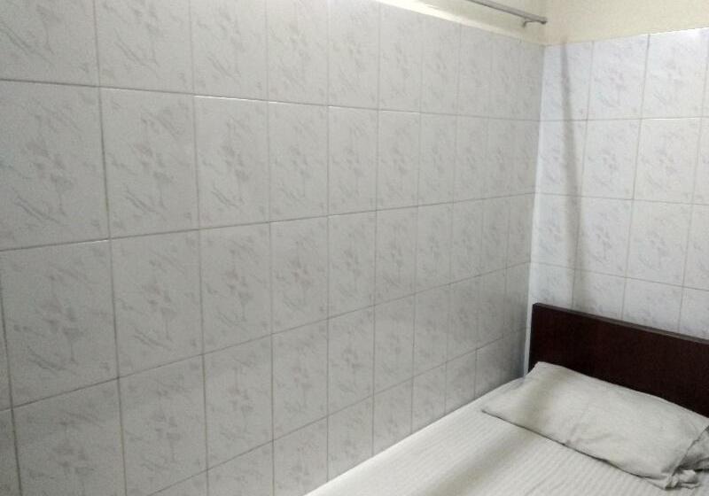 호텔 Spot On 80584 Pudur Lucky Mansion