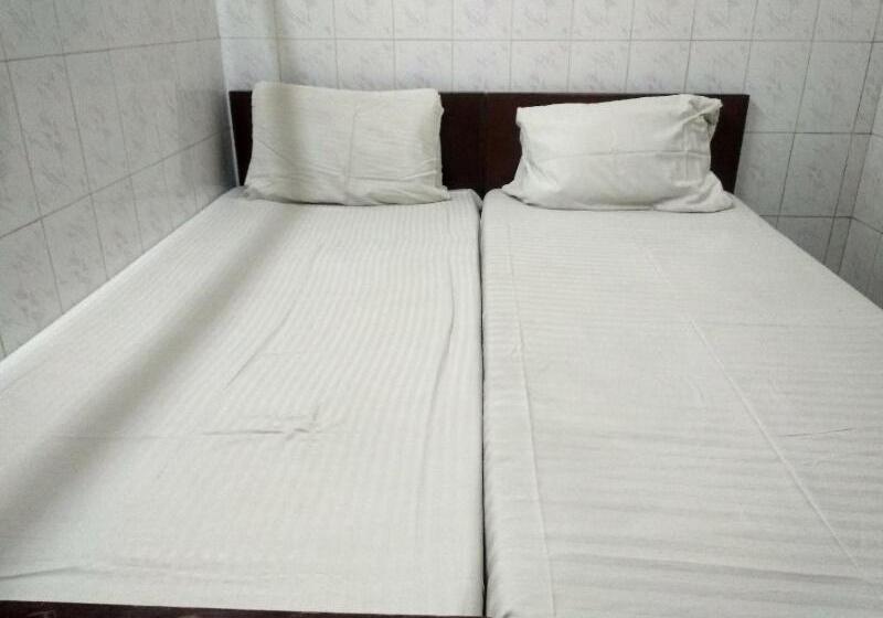 호텔 Spot On 80584 Pudur Lucky Mansion