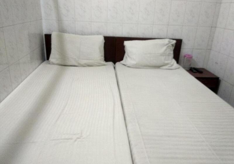 호텔 Spot On 80584 Pudur Lucky Mansion