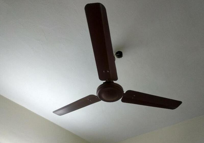 호텔 Spot On 80584 Pudur Lucky Mansion