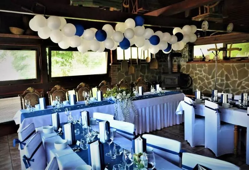 Majatalo Reštaurácia Penzión Na Mlyne