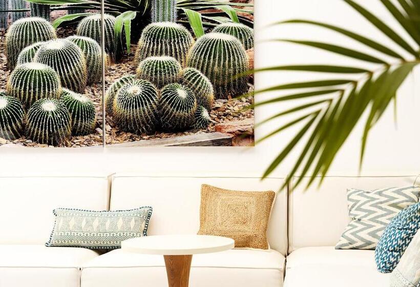 R2 Buganvilla Hotel & Spa