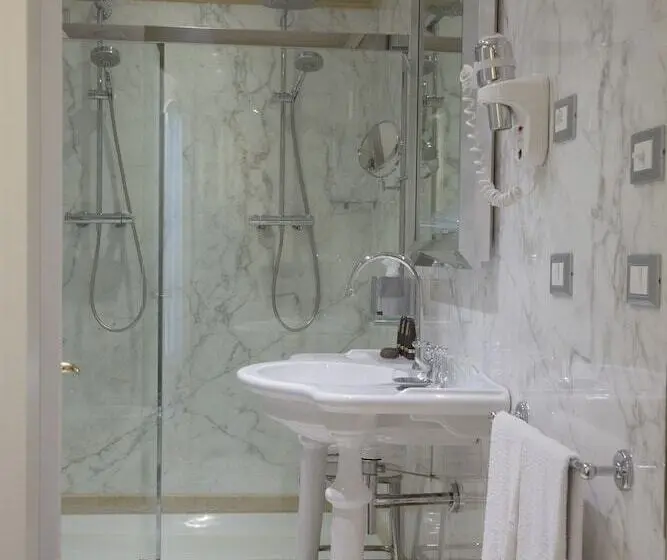 Golden Tower Hotel & Spa