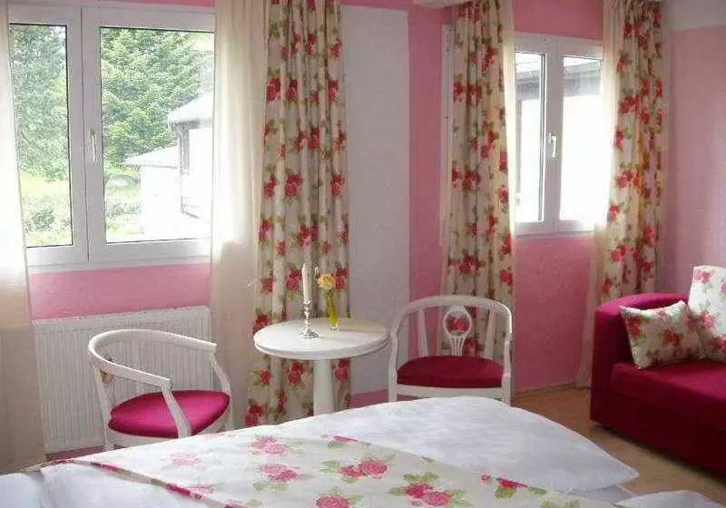 בית מלון כפרי Adenia