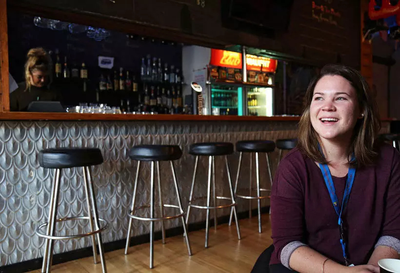 ホテル All Nations Backpackers  Melbourne