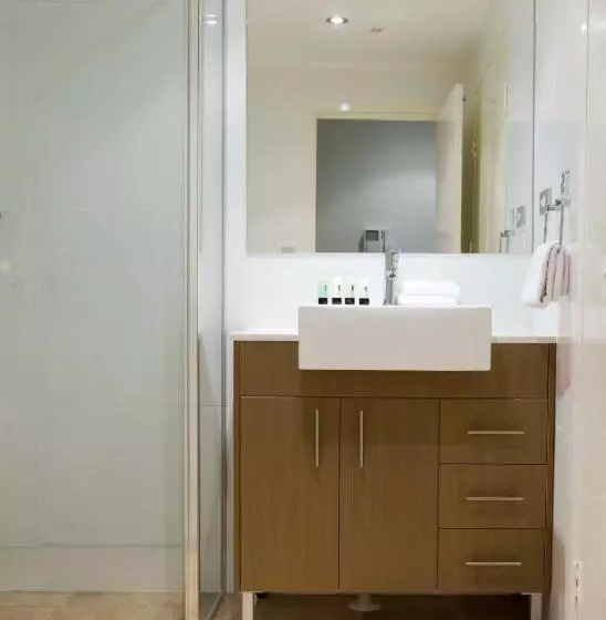 בית מלון כפרי Apx World Square