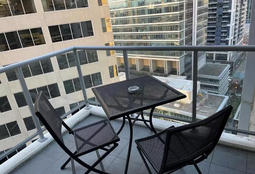 בית מלון כפרי Apx World Square