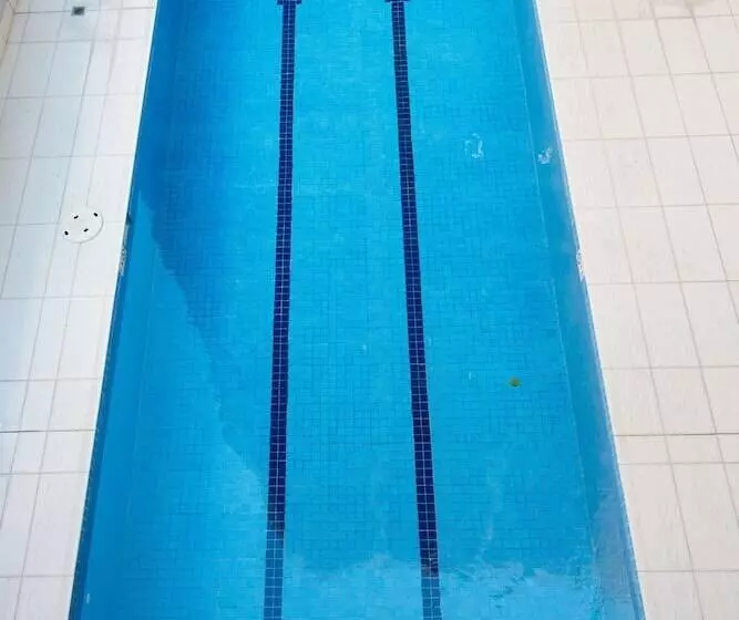 בית מלון כפרי Apx World Square