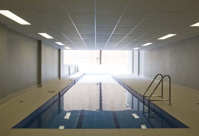 בית מלון כפרי Apx World Square