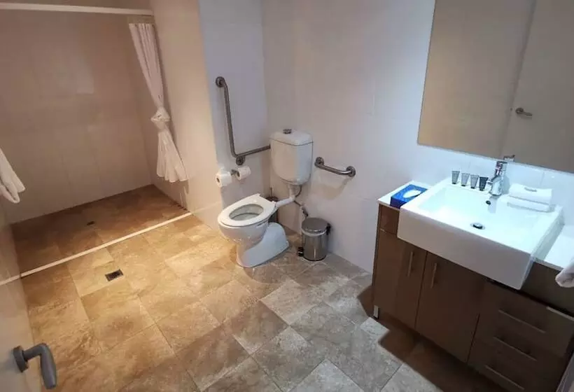 בית מלון כפרי Apx World Square