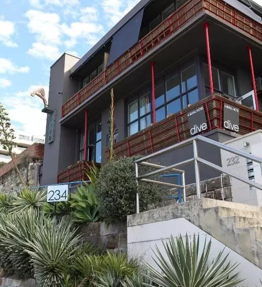 Hotel Dive