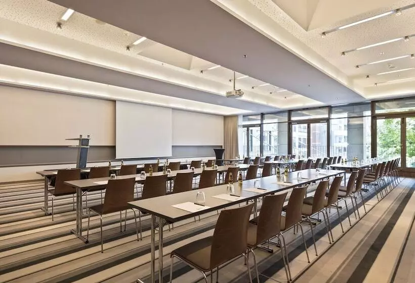 هتل Melia Düsseldorf