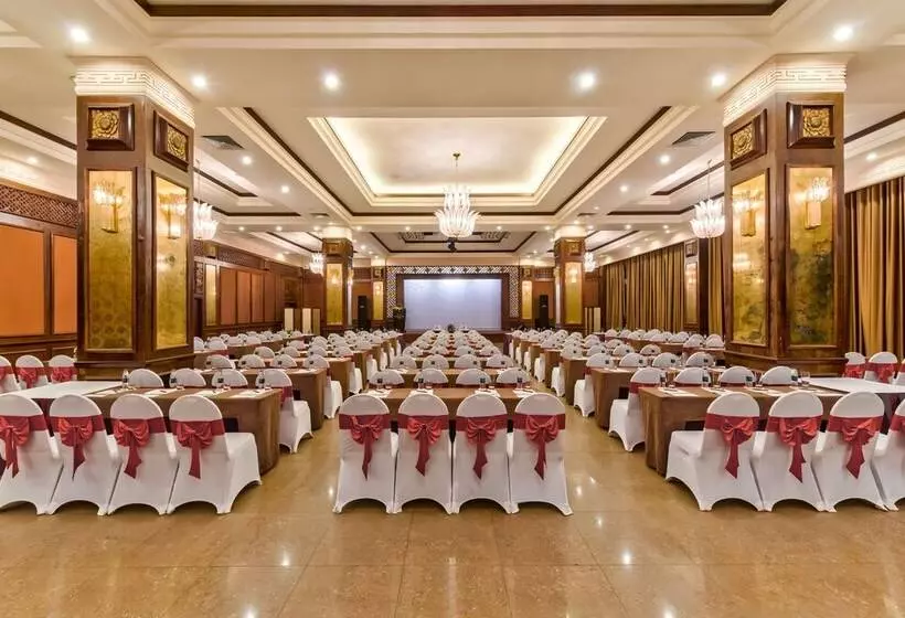 ホテル Muong Thanh Holiday Hue