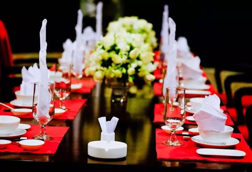 ホテル Muong Thanh Holiday Hue