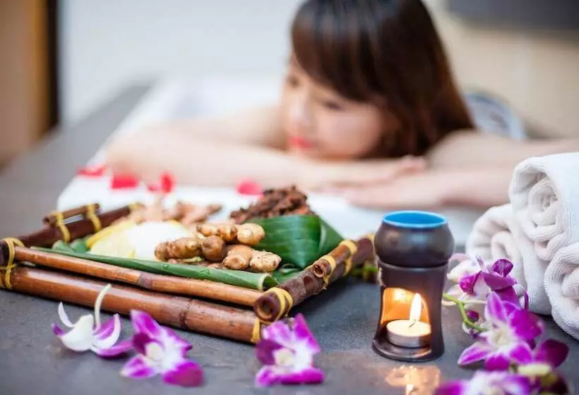 ホテル Muong Thanh Holiday Hue