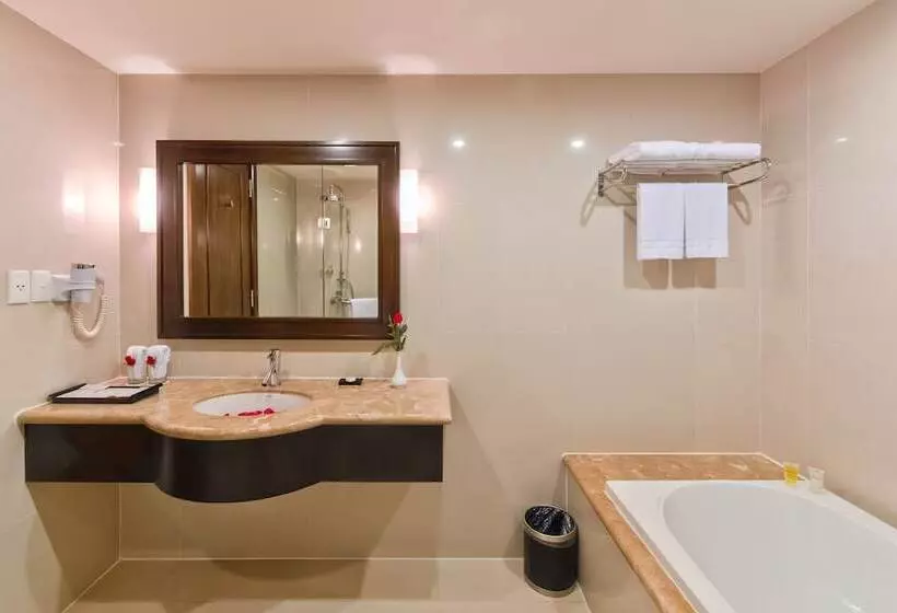 ホテル Muong Thanh Holiday Hue