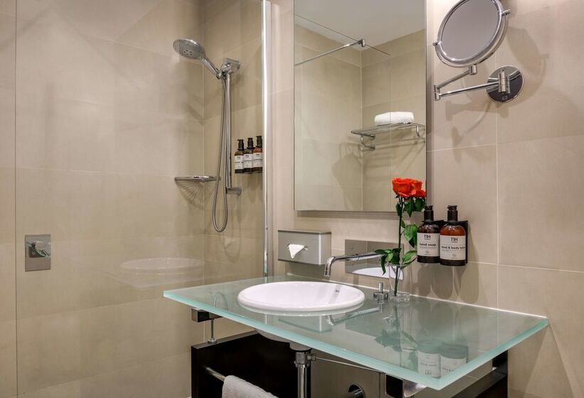 ホテル NH Campo De Gibraltar