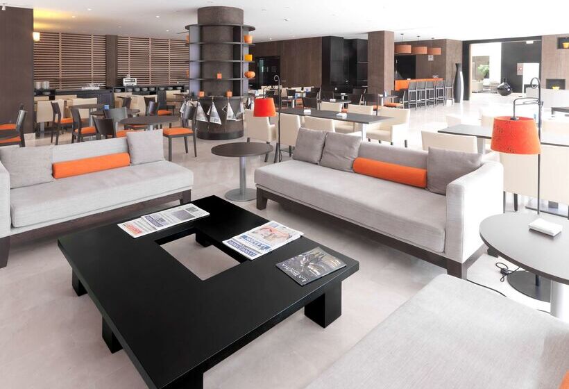 ホテル NH Campo De Gibraltar