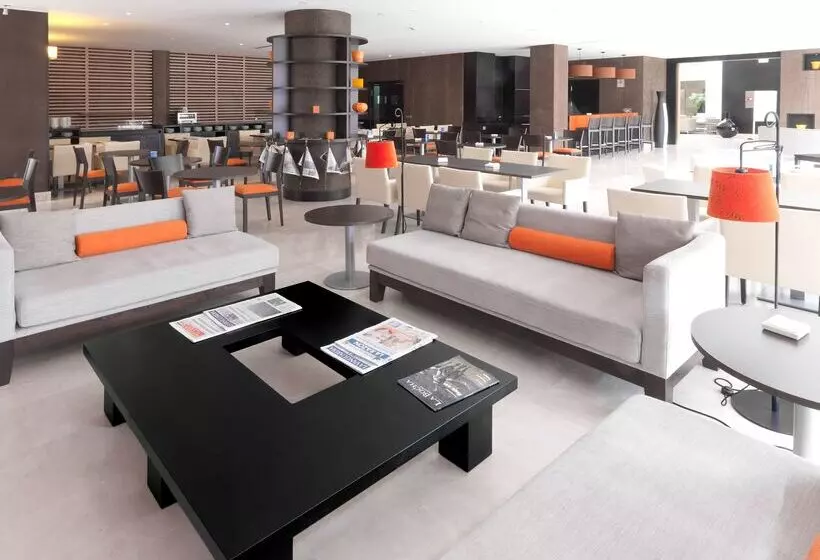 هتل NH Campo De Gibraltar