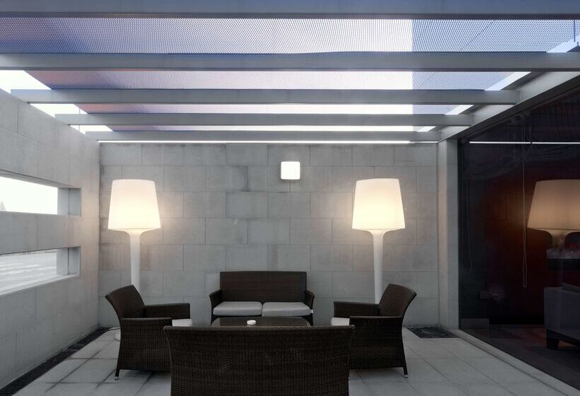 ホテル NH Campo De Gibraltar