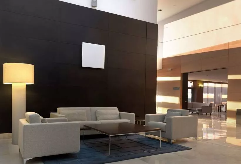 هتل NH Campo De Gibraltar