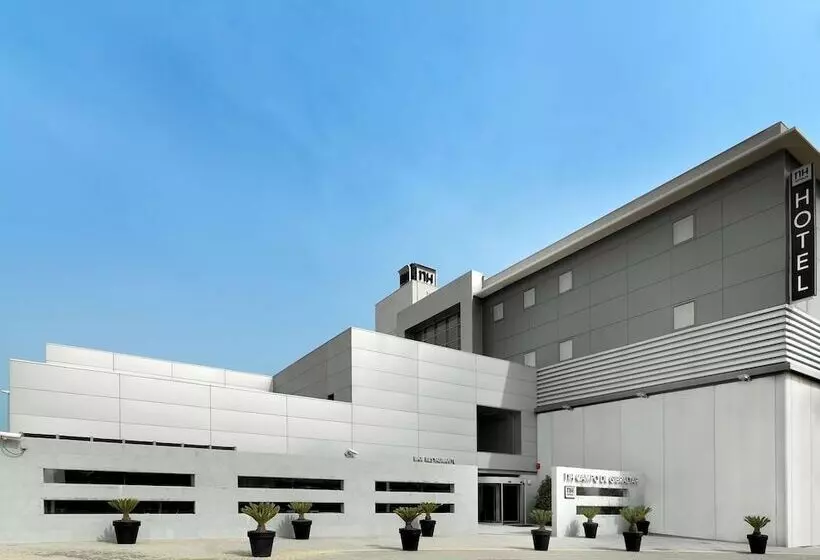 هتل NH Campo De Gibraltar