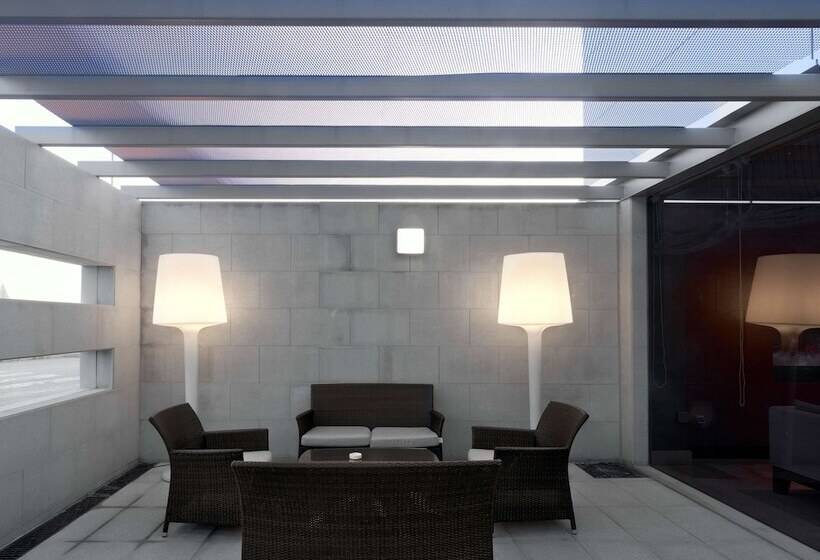 ホテル NH Campo De Gibraltar