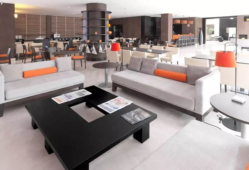 هتل NH Campo De Gibraltar