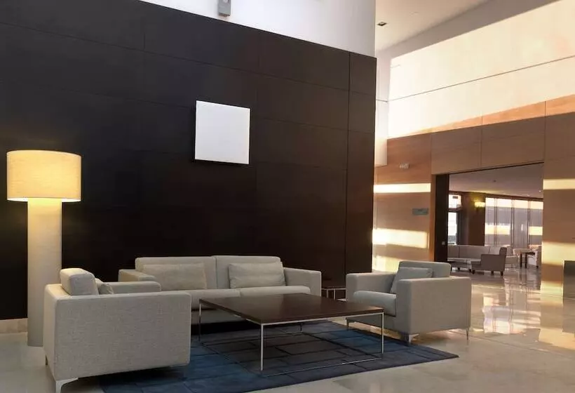 هتل NH Campo De Gibraltar