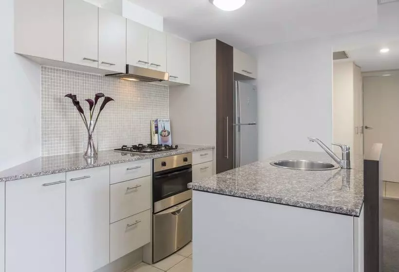 فندق Oaks Brisbane Aurora Suites
