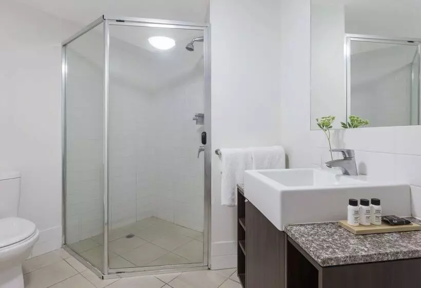 فندق Oaks Brisbane Aurora Suites