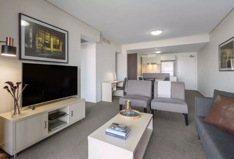 فندق Oaks Brisbane Aurora Suites