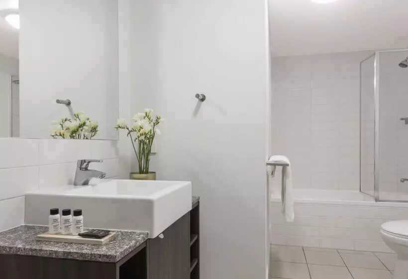 فندق Oaks Brisbane Aurora Suites