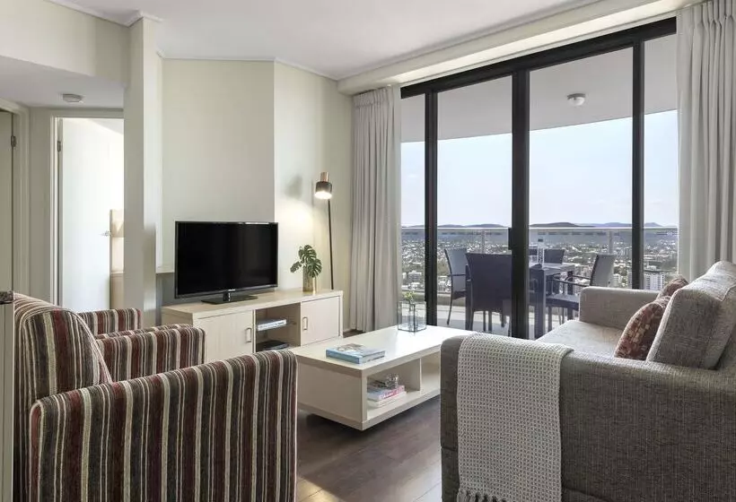 فندق Oaks Brisbane Aurora Suites