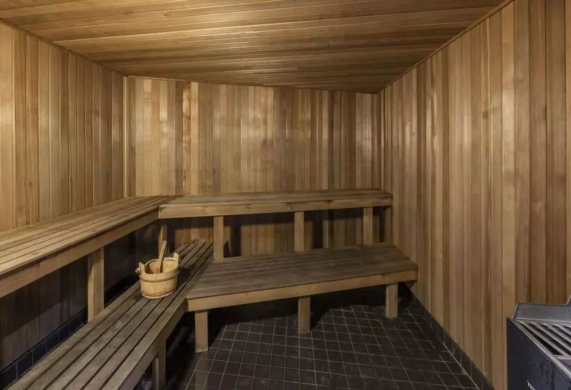 فندق Oaks Brisbane Aurora Suites