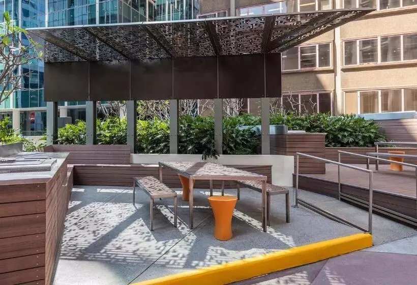 فندق Oaks Brisbane Aurora Suites