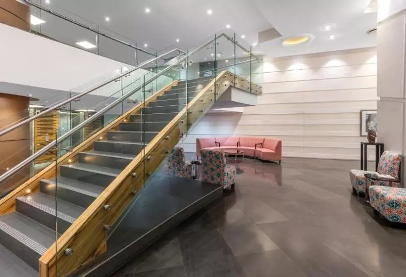 فندق Oaks Brisbane Aurora Suites