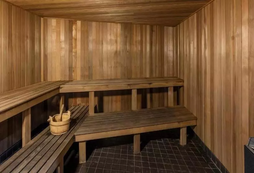 فندق Oaks Brisbane Aurora Suites