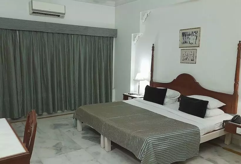 Отель Rampratap Palace By Fateh Collection