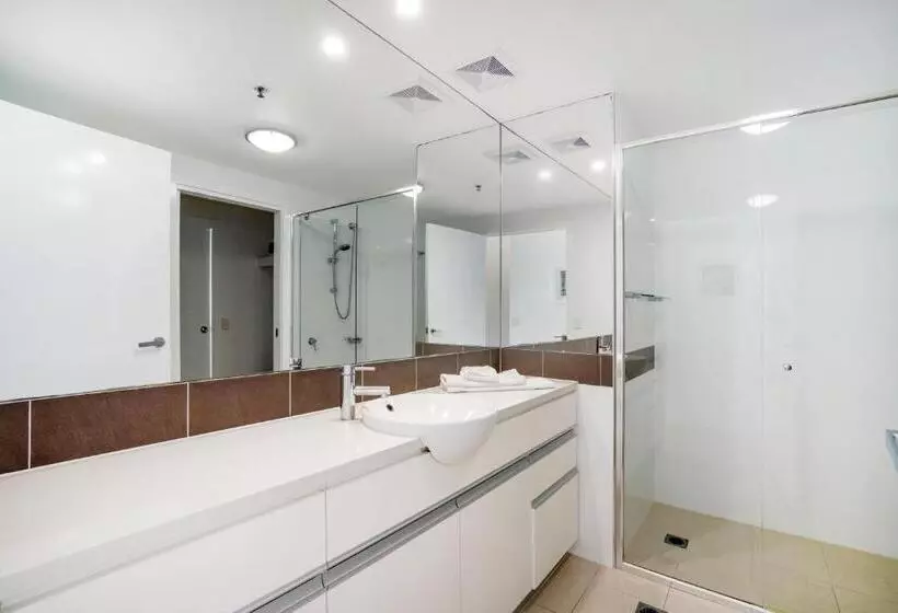 Отель Reflections Tower Two