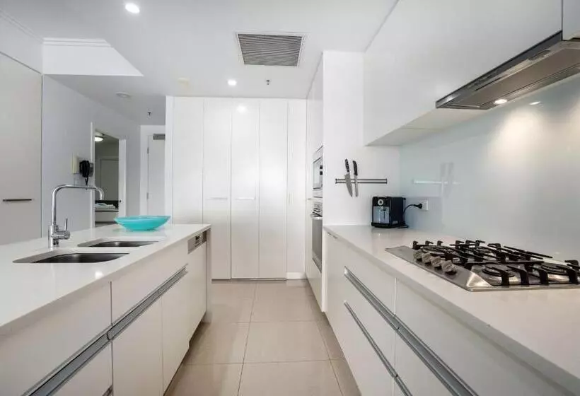 Отель Reflections Tower Two