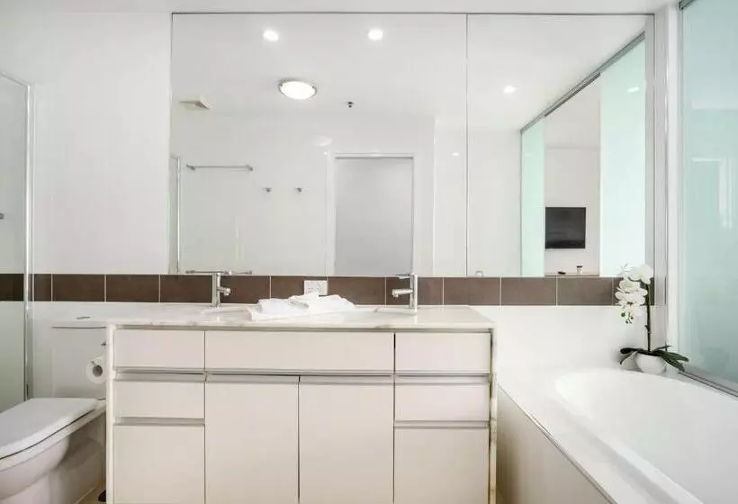 Отель Reflections Tower Two